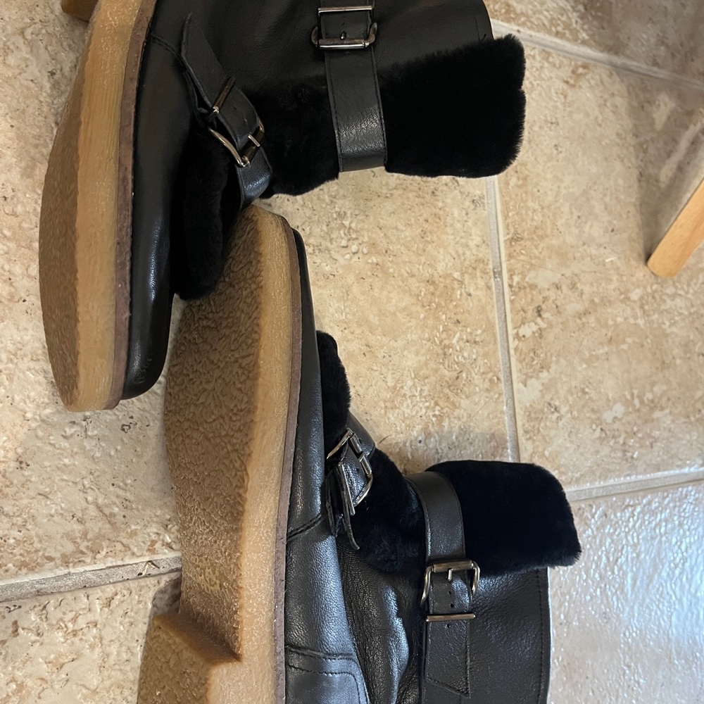 Stylish Black Leather Women's Boots - Picture 7 of 14
